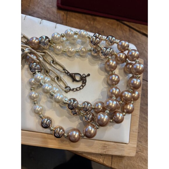 Decorative Red Jewelry Box With Assorted Costume Jewelry & Display Window - Picture 13 of 16